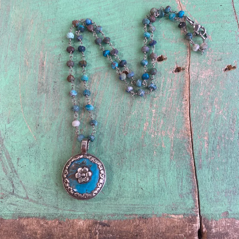 Turquoise Stone Flower Necklace