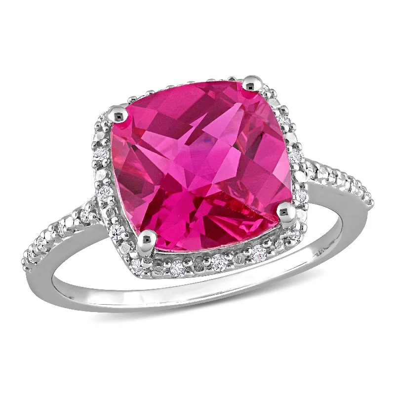 Mimi & Max 1/10ct TW Diamond and 5 3/4ct TGW Cushion Cut Created Pink Sapphire Halo Ring in Sterling Silver