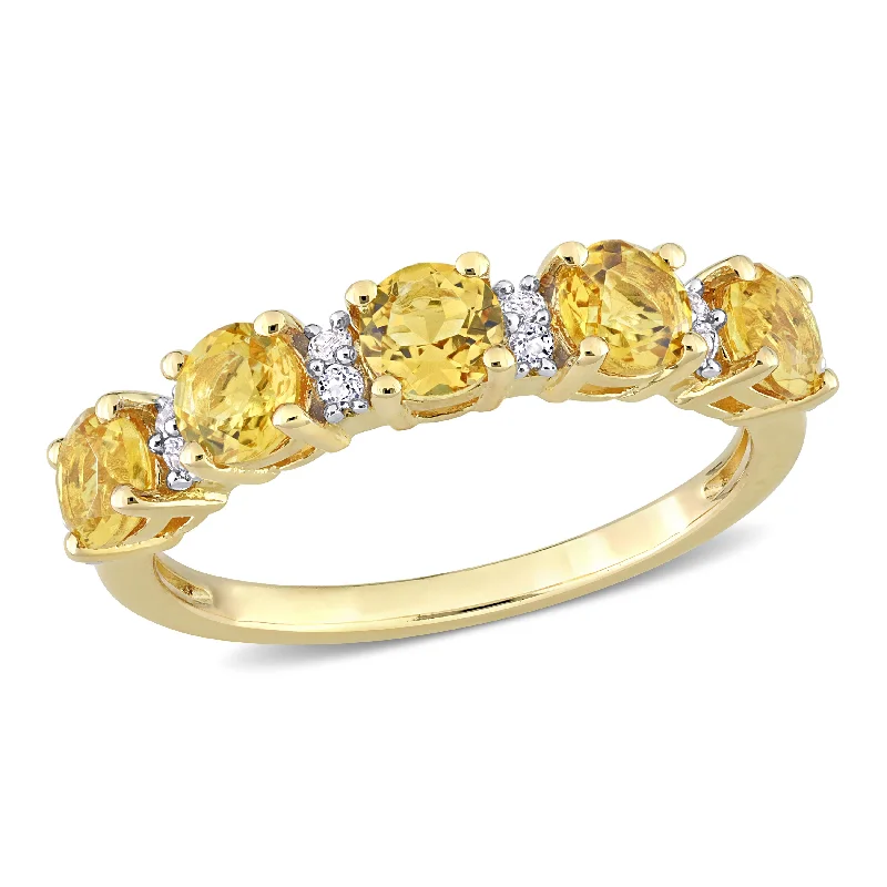 Mimi & Max 1 3/5ct TGW Citrine and White Topaz Semi Eternity Ring in Yellow Silver